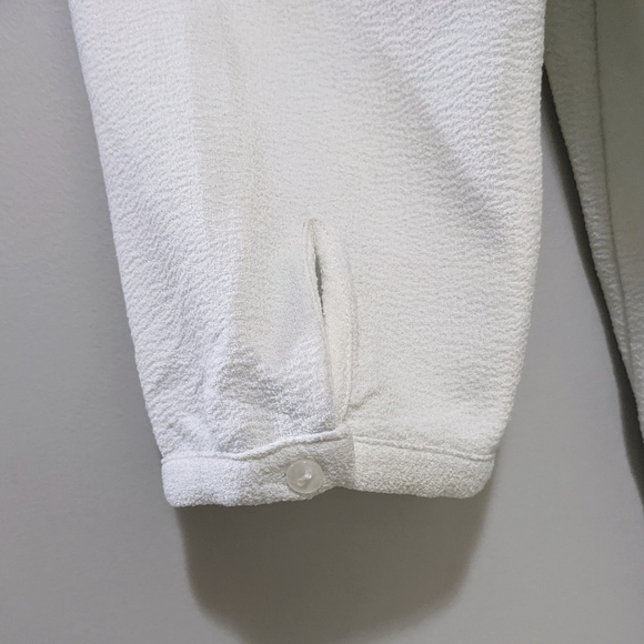 Lace shoulder top - Picture 5 of 6